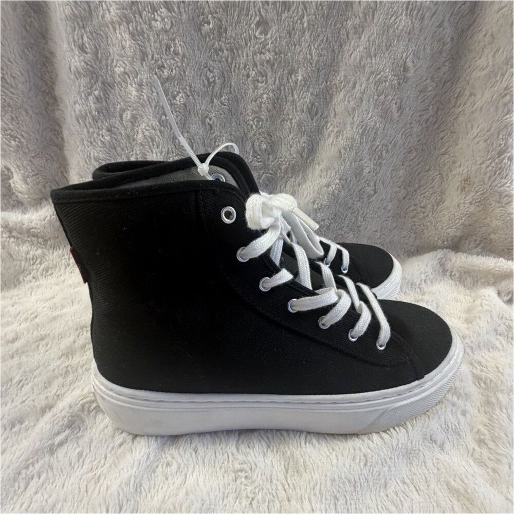 Levi Strauss Women’s High Top Lace-Up Sneakers Black White 520811-01A1
